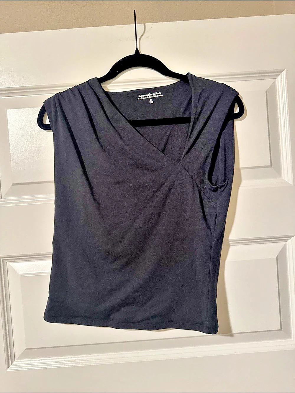 Abercrombie & Fitch Asymmetrical Twist Top Black Medium